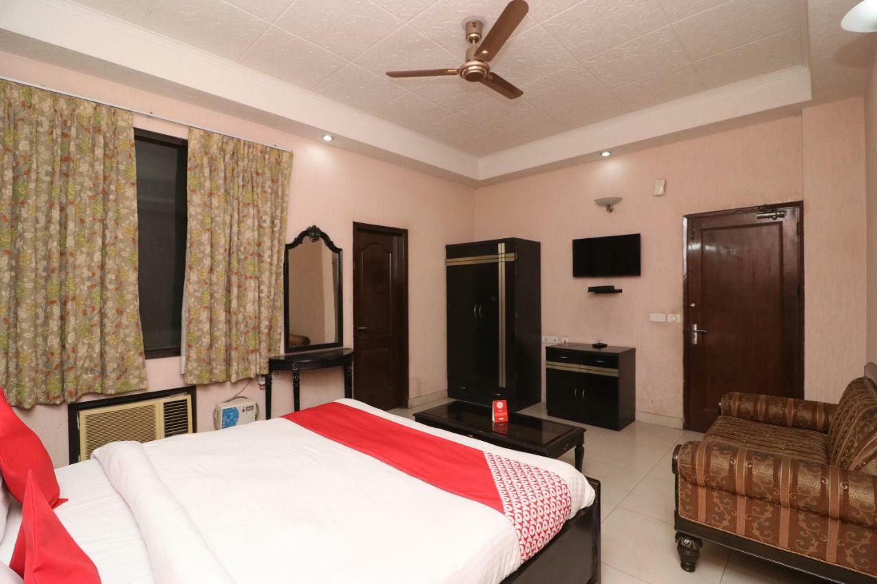 Oyo 24672 Bharat Guest House Delhi  Exterior photo