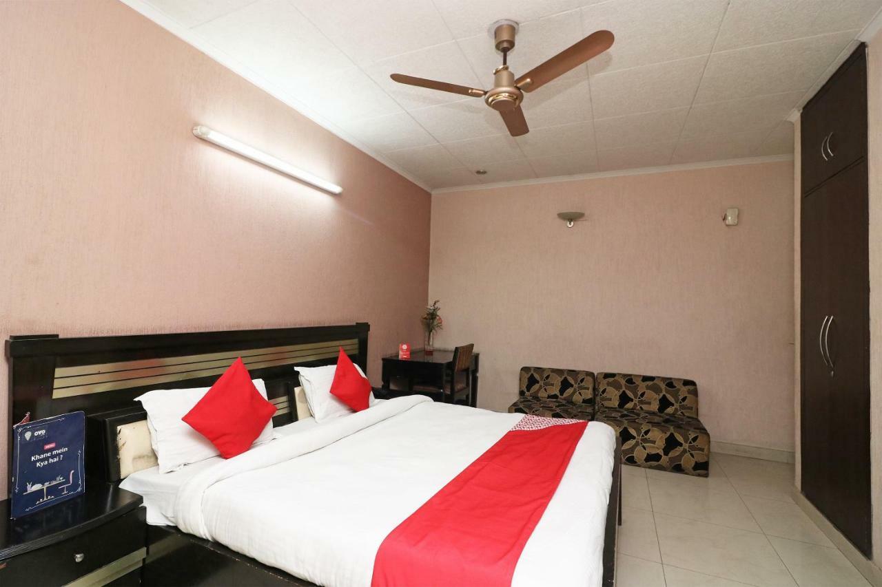 Oyo 24672 Bharat Guest House Delhi  Exterior photo